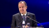 ПОКУШАВАЈУ ДА БАЦЕ СЕНКУ НА ХИЉАДЕ ПРОФЕСИОНАЛАЦА КОЈИ СВАКОГ ДАНА НОСЕ ГЛАВУ У ТОРБИ Дачић: Значка полиције је светиња