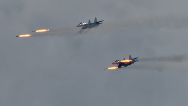 РУСИ ИЗВРШИЛИ ОДМАЗДУ: Погођени украјински војни аеродроми