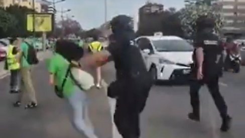 OBRAČUN SA DEMONSTRANTIMA: Ovako to radi EU policija u Valensiji (VIDEO)