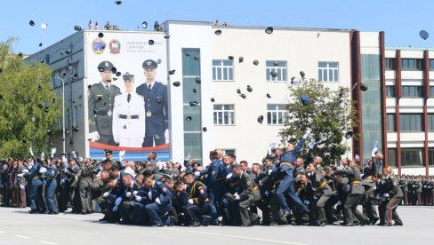 ДРУГИ УПИСНИ РОК ЗА ШКОЛОВАЊЕ У ВОЈНО-ОБРАЗОВНИМ УСТАНОВАМА: Сви детаљи конкурса Министарства одбране