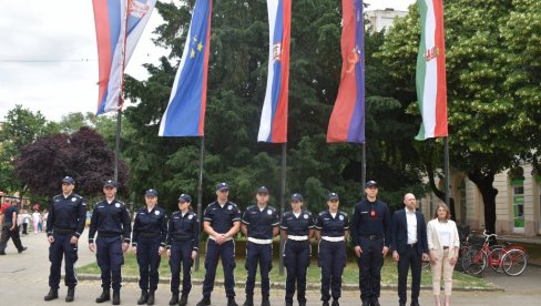 U KIKINDSKOJ POLICIJI 11 NOVIH SLUŽBENIKA: Svečano položili zakletvu