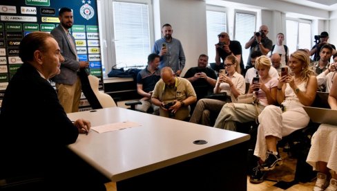 ГРОБАРИ ГЛЕДАЈУ И НЕ ВЕРУЈУ: Невероватно шта се десило на Скупштини ФК Партизан!