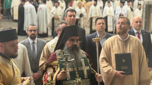 СЛАВА ГРАДА ШАПЦА: Духовна литија вернике сабрала