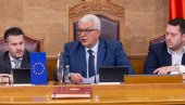 ЗА МАНДИЋА СРБИЈА ЈЕ ОКУПАТОР ЦРНЕ ГОРЕ: Странка председника Скупштине подржала спорни део Закона о потомцима династије Петровић