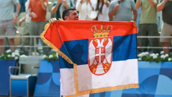 ДОК ПОЛА МИЛИОНА ЉУДИ ЧЕКА У РЕДУ: Огласио се Новак Ђоковић збок највеће православне светиње усред Београда