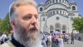 „NI TURCI NAS NISU TAKO ČASTILI KAO NAŠI IZRODI“ Otac Predrag Popović oštro osudio kritike na račun vernika koji celivaju Pojas Bogorodice
