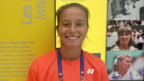 MOJE SRCE KUCA ZA TENIS: Talentovana Anastasija Cvetković (17) blista na Rolan Garosu u juniorskoj konkurenciji