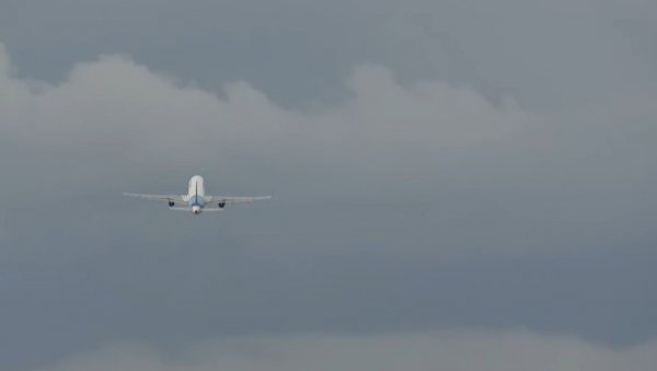 ИЗНЕНАДНА ОДЛУКА: Словенија преусмерила израелски авион на Загреб