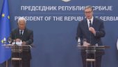 OBRAĆAJU SE VUČIĆ I KOŠTA (VIDEO)