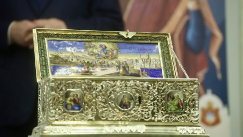 ПРЕДСЕДНИК ВУЧИЋ: Држава није платила долазак Богородичиног појаса, светињу не можете да платите