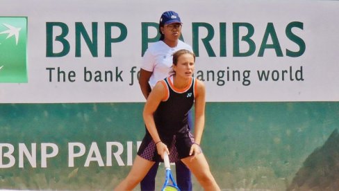 ŠTETA - BEOGRADSKA KINESKINJA ZAUSTAVILA ANASTASIJU CVETKOVIĆ: Nišlijka završila nastup na juniorskom Rolan Garosu