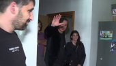 ЖЕЉКО МИТРОВИЋ У ТРЕБИЊУ УРУЧИО ПОМОЋ САМОХРАНОМ ОЦУ: ‘Најважније је да деца одрастају без мржње’!