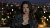 ДУГ И ПОСВЕЋЕН ПРОЦЕС: Испливала дуго чувана тајна младе певачице - Помогла јој и Лена Ковачевић (ФОТО)