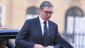 TRI BODA U GOSTIMA: Vučić u Tivtu preuzeo inicijativu i promenio politički narativ