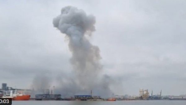 ВЕЛИКА ЕКСПЛОЗИЈА КОД НАФТНОГ ТЕРМИНАЛА: Опкољено подручје, активиран план црвена интервенција,  дима изнад Констанце (ВИДЕО)