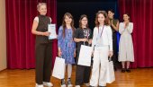 ТАКМИЧЕЊЕ ДИГИТ@ЛНИ СВЕТ У МОЈИМ РУКАМА - ВЕЛИКА ДИГИТАЛНА АВАНТУРА: Златне медаље четвртацима из пет основних школа