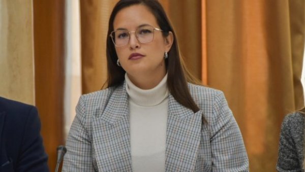 МИНИСТАРКА ПАВКОВ БРУТАЛНО ОДОГОВОРИЛА ЋУТИ: Сваки други дан смо на терену, позивам вас да идете са нама иако је тешко
