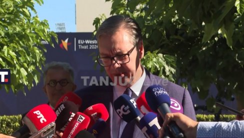 Vučić iz Tivta: Mi smo apsolutno za postepene integracije sa EU