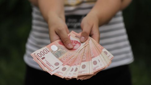 ПРИЈАВА НА ШАЛТЕРИМА ПОШТЕ: Ко има право на помоћ у вредности од 10.000 динара?