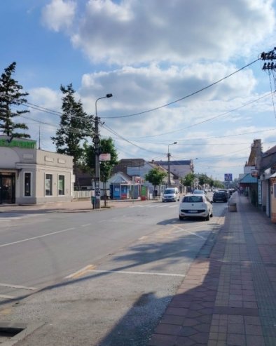 АПЕЛ ГРАЂАНИМА ОБРЕНОВЦА: Воду коритити рационално, не заливати травњаке и баште, пунити базене, прати возила...