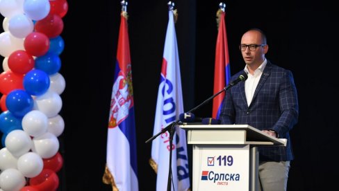 СИМИЋ: Срби никад нису клицали и дизали споменике Бранковоћима, али Обилићима јесу!