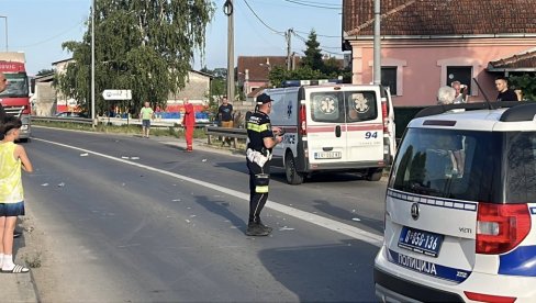 SEKUNDA NEPAŽNJE ODNELA ŽIVOT: Žena pokušala da pređe van pešačkog, pa naletela direktno u smrt - Horor u Čačku (FOTO)