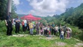 RIBOLOVAČKA PRIČA NA GRZI: Deca pecala i družila se na trećoj radionici (FOTO)