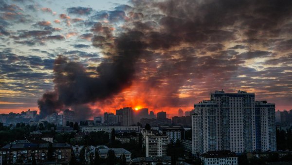 СМРТОНОСАН РУСКИ НАПАД: Погођено складиште нуклеарног горива у Кијеву