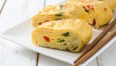 РЕЦЕПТ ЗА ЈАПАНСКИ ОМЛЕТ: Не пржи се и једе се кашиком