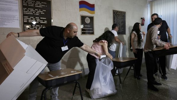 ОДРЖАНИ ИЗБОРИ У ЈЕРМЕНИЈИ: Излазност скоро 60 одсто, појачано присуство полиције у Јеревану