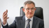 ПРЕВАРАНТИ ЗОВУ ПОЉОПРИВРЕДНИКЕ: Таже новац за бржу исплату субвенција - огласио се министар Гламочић