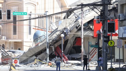 РАСТЕ БРОЈ ЖРТАВА РАЗОРНОГ ЗЕМЉОТРЕСА: Погинуле 32 особе, издато упозорење на цунами (ФОТО)