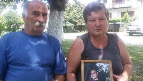 NAŠEG GORANA SU UBILI POD  PLAŠTOM PLJAČKE: Milenko Marković 22 godine čeka da uhapse krvnika njegovog sina