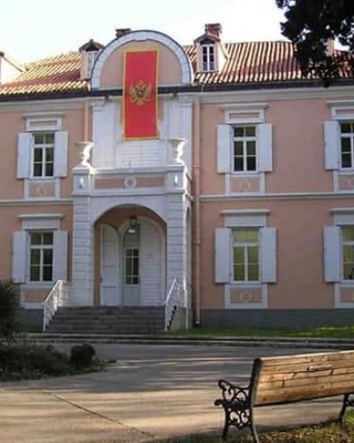 ЈАКОВ ШТИТИ БАШТИНУ ОД ДИНАСТИЈЕ: Председник Црне Горе се обратио заштитници у вези са законом о статусу потомака Петровић Његош