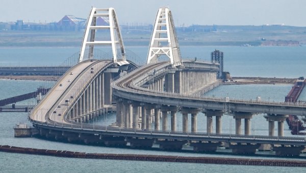 ГУВЕРНЕР ХЕРСОНСКЕ ОБЛАСТИ: Украјинци гађали мостове који воде ка Криму