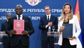 ОВИХ 10 СПОРАЗУМА ПОТПИСАНО СА АНГОЛОМ У ПРИСУСТВУ ВУЧИЋА: Ево у којим областима Србија шири сарадњу