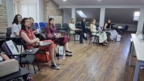 ИСТРАЖИВАЧКИ ПРИСТУПИ У ФАРМАЦЕУТСКОЈ ПРАКСИ: Летња школа на Универзитету Београду
