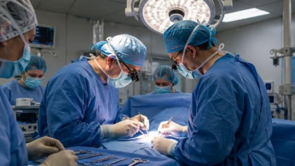 ВЕЛИКИ УСПЕХ КАРДИО ХИРУРГА: Уграђено механичко срце са магнетном левитацијом