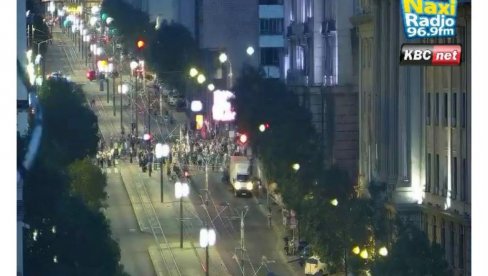 PROPALI SKUP BEZ IKAKVOG SMISLA: Stotinjak studenata blokadera večeras maltretira ceo Beograd