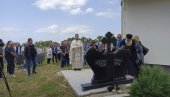 СЕСТРЕ СИЛОВАНЕ И МАСАКРИРАНЕ: У селу Чемерно код Илијаша служен парастос за 30 зверски убијених српских цивила
