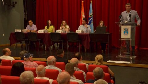 ТОПЛИЈИ ДОМОВИ УЗ УШТЕДУ ЕНЕРГИЈЕ: Власотинчани добили уговоре о енергетској санацији кућа и станова