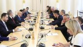 ИЗНЕЛИ СМО ОЦЕНЕ ЊИХОВЕ ДЕСТРУКТИВНЕ ПОЛИТИКЕ ОКО УКРАЈИНЕ Москва се огласила након састанка са амбасадорима евротројке