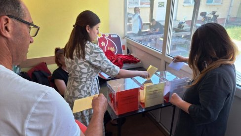 NOVO-STARO RUKOVODSTVO CRVENOG KRSTA:  U Paraćinu održana izborna sednica Skupštine CK (FOTO)