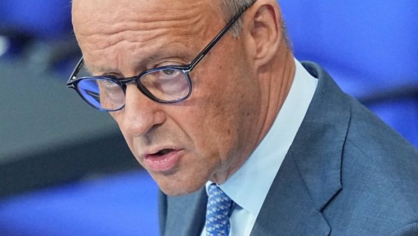 ХАОС У БУНДЕСТАГУ Мерц на удару оштрих критика наког говора: Саберите се!