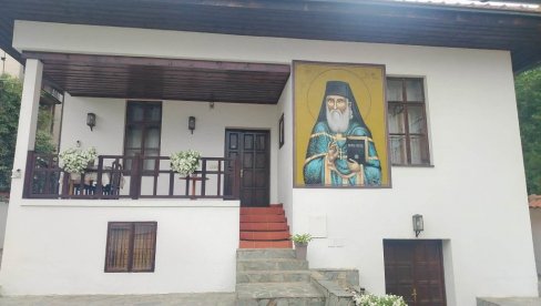 RODNI GRAD OBRISAO GORČINU: Kako je crkva „vratila“ Justina Popovića u  rodno Vranje (FOTO)