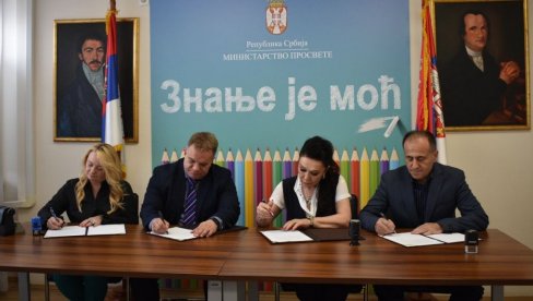 КОЛЕКТИВНИ УГОВОР ЗА ЗАПОСЛЕНЕ У ВРТИЋИМА ВАЖИ ЈОШ ТРИ ГОДИНЕ: Споразум синдиката и министra просвете