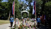 ODANA POČAST HEROJIMA SA KOŠARA Venci za pale junake: Naše su granice upravo tamo gde su ih oni ispisali svojom krvlju (FOTO)