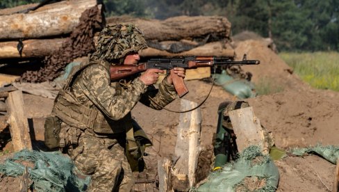 UDAR NA ENERGETSKU MREŽU RUSIJE: Ukrajinski dronovi pogodili veliki gasni kompleks, aerodromi privremeno zatvoreni (VIDEO)