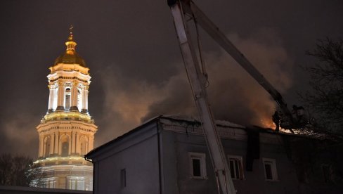 РАКЕТА ПРОБИЛА КУПОЛУ УСПЕНСКОГ САБОРА: Кијевско-печерска лавра у пламену, ево шта се десило са моштима светитеља