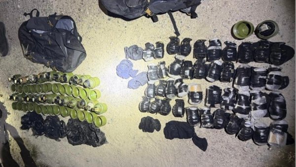 БОМБЕ, РАКЕТНИ БАЦАЧИ, ПУШКЕ: Полиција у аутомобилу код Ниша открила арсенал оружја